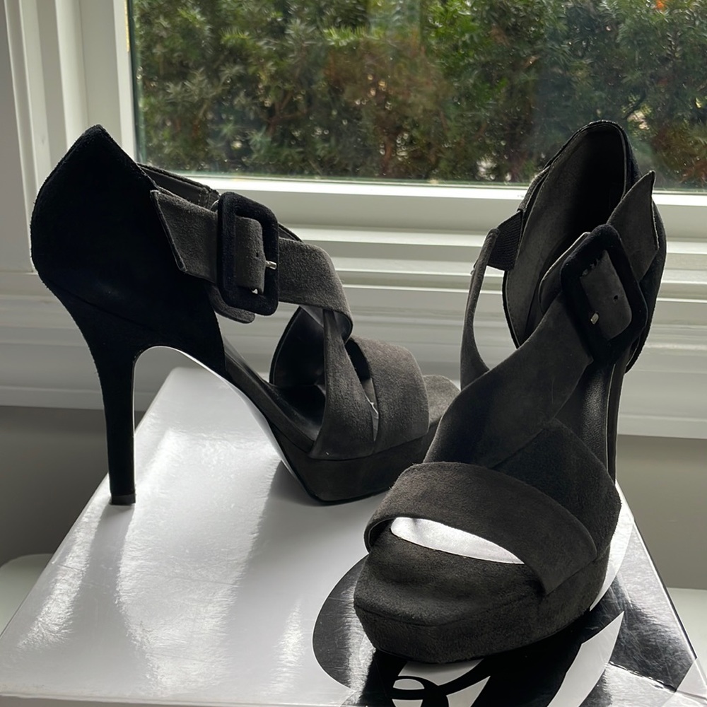 Nine West Sexy Suede Two Tone Buckle Platform Evening Heel in Grey and Black
